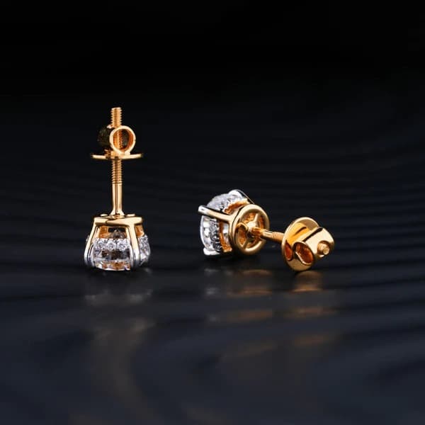 Round diamond stud earrings with simple shine