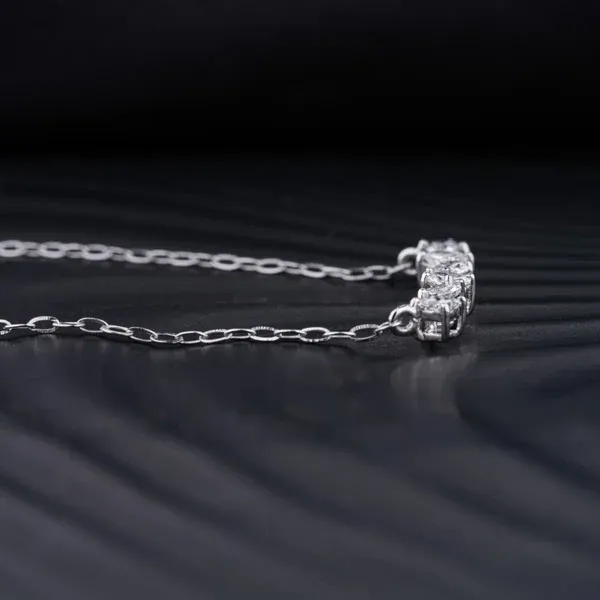 Multi-shape diamond necklace in Y-style